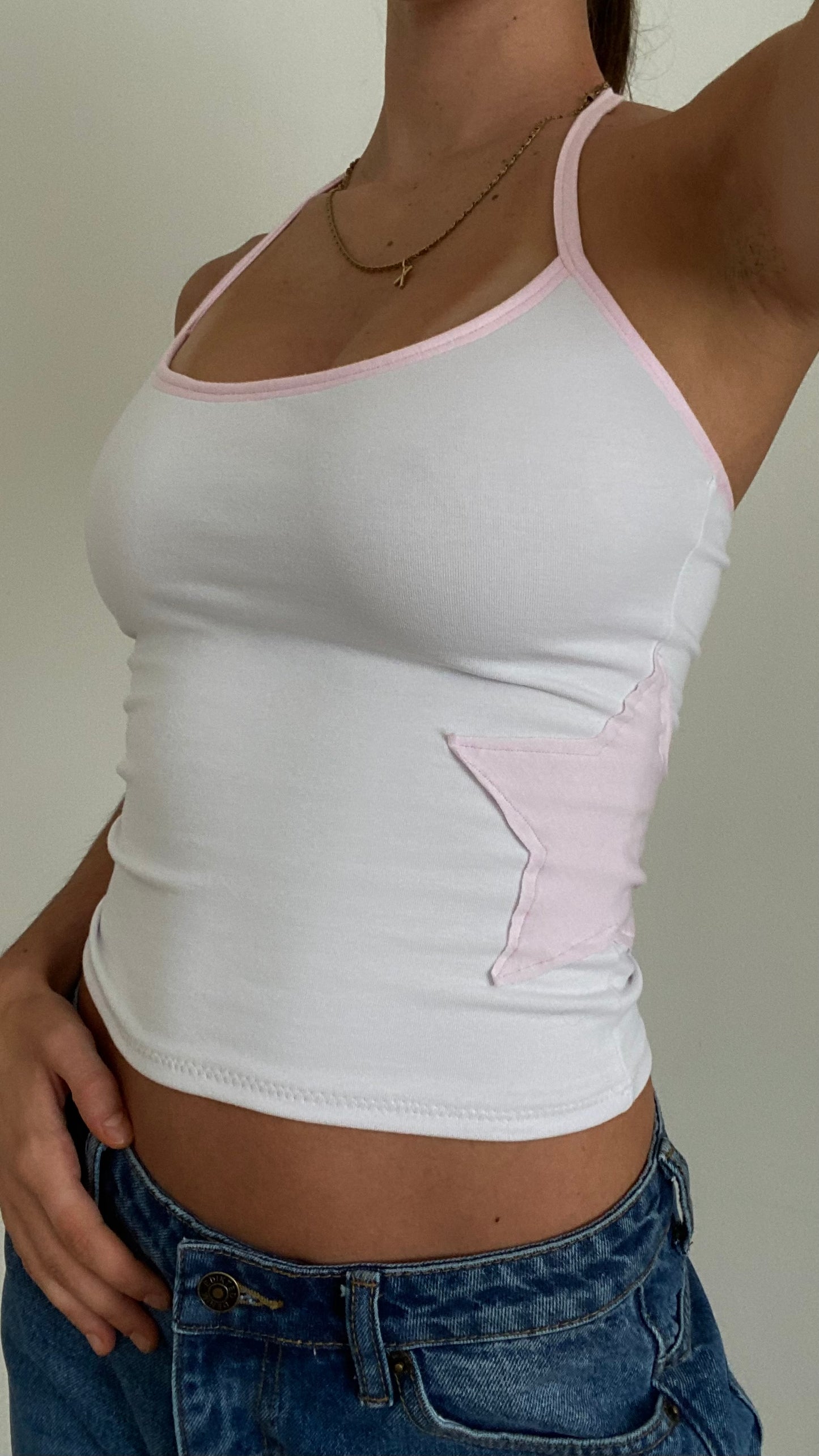 Star halter top in white / pink