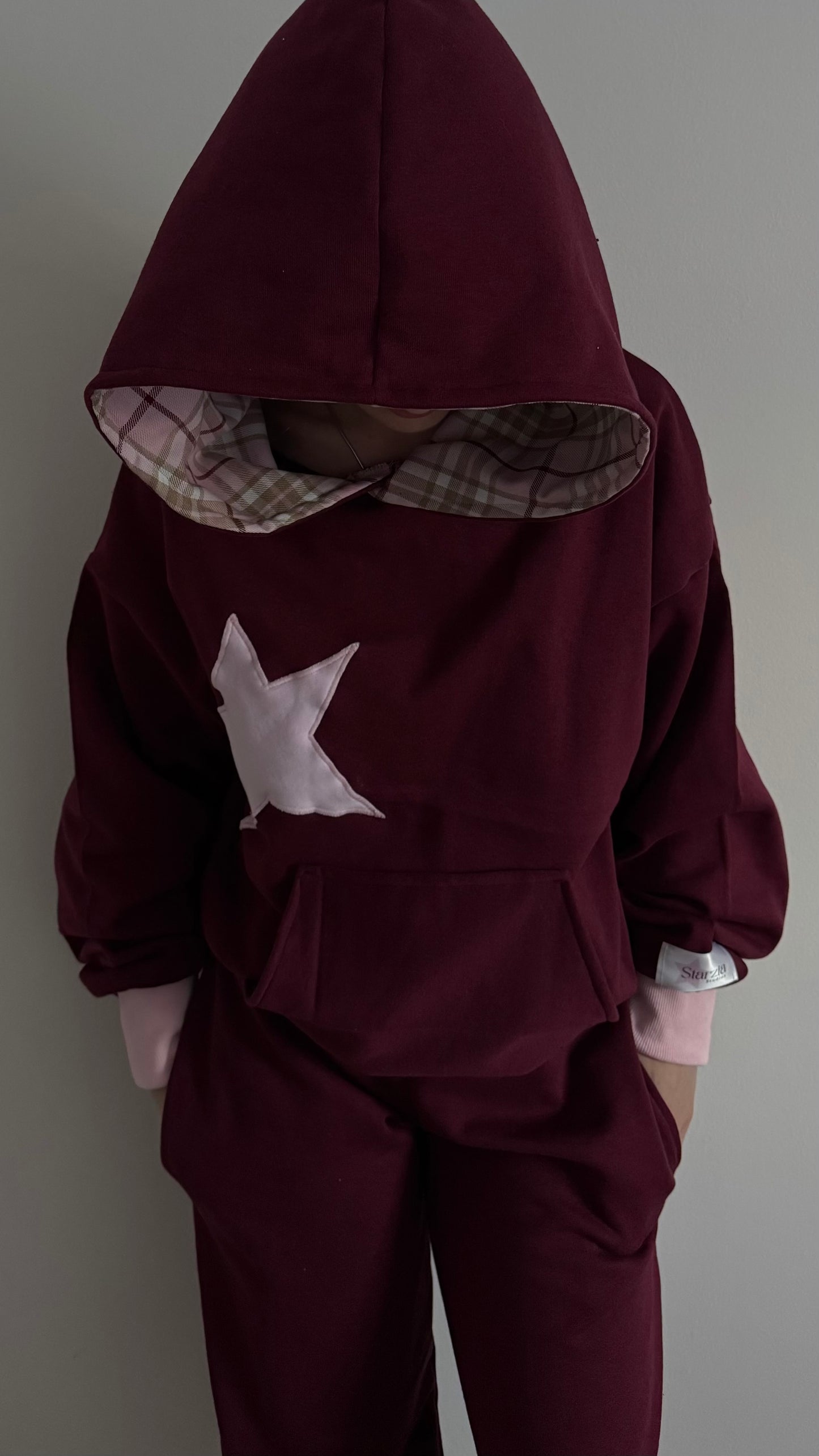 star hoodie in burgundy/pink