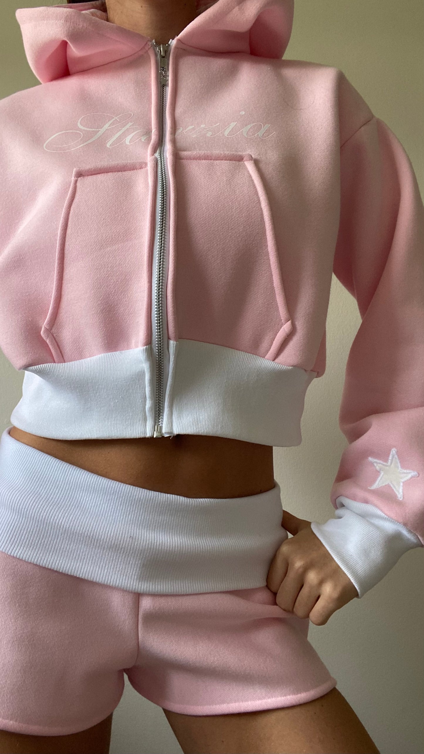 Starzia cropped zip up in pink