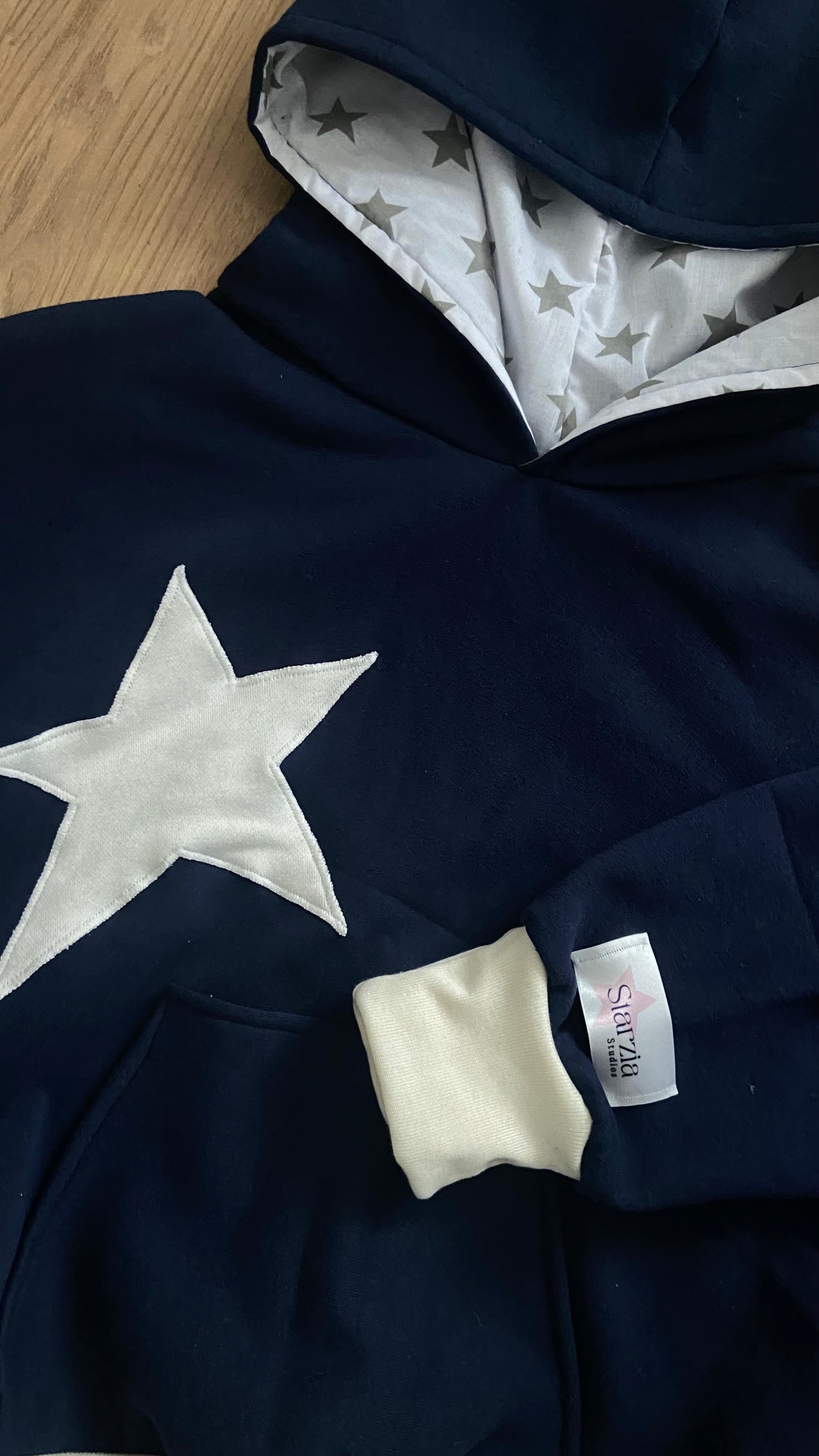 Starzia hoodie in navy/off white